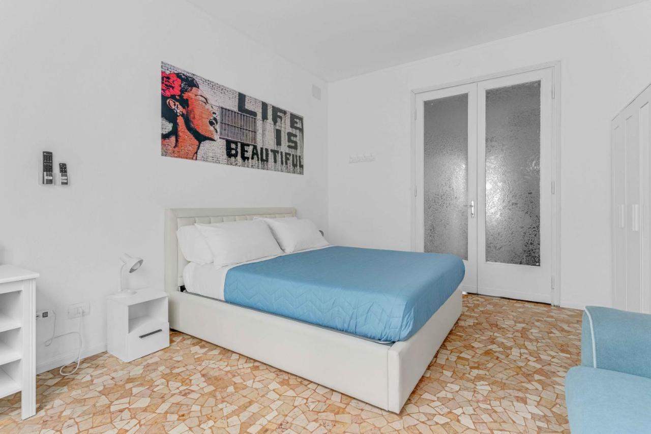 Apartment Mico Allianz Fiera, City Life, San Siro Milaan Buitenkant foto
